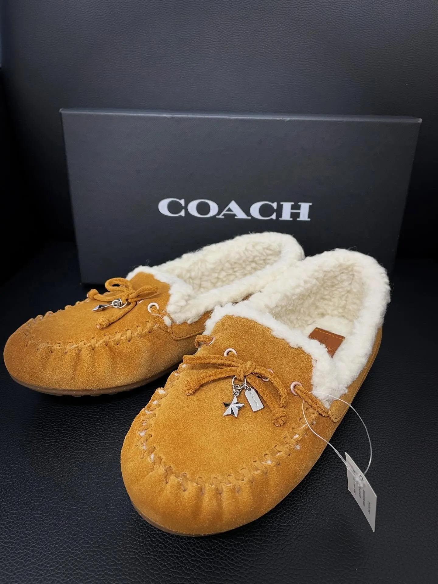 《コーチ　靴》